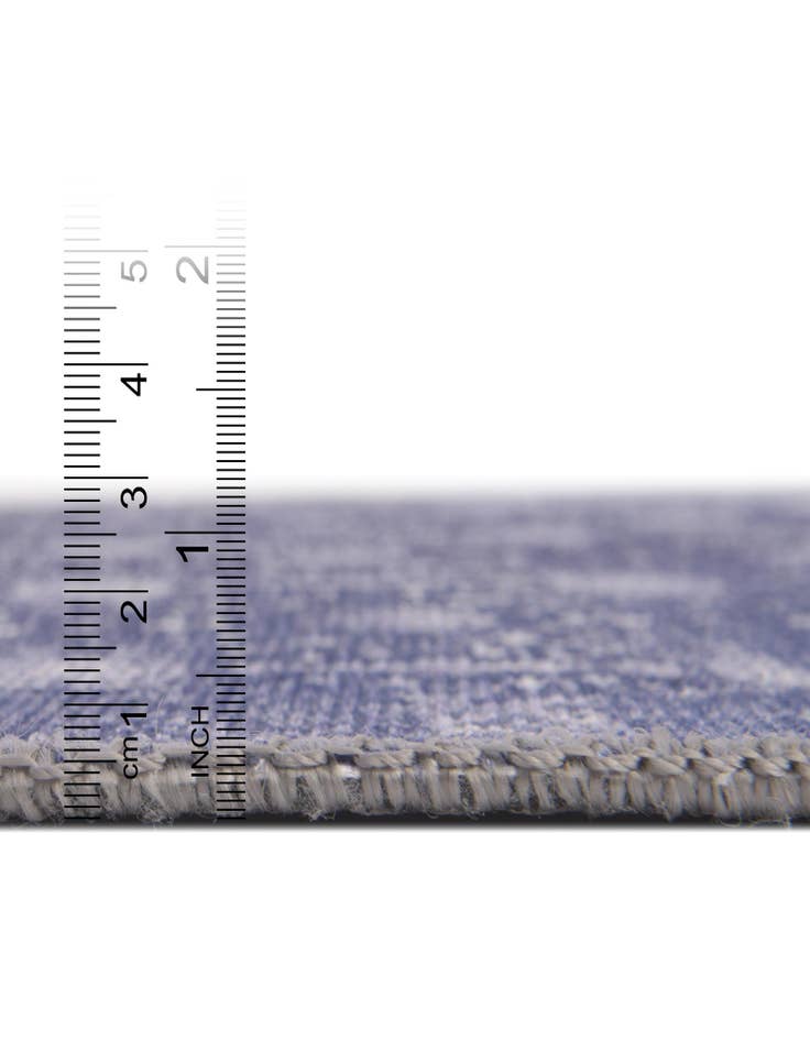 Detail image of 7' 6 x 7' 6 Washable Timeless Round Rug