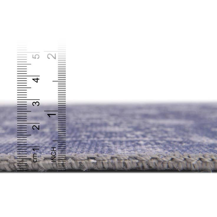 Detail image of 7' 6 x 7' 6 Washable Timeless Round Rug