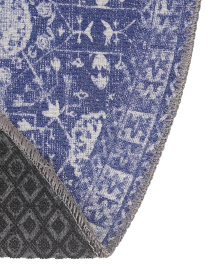 Detail image of 7' 6 x 7' 6 Washable Timeless Round Rug