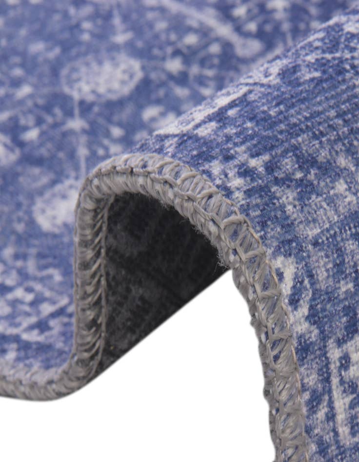 Detail image of 7' 6 x 7' 6 Washable Timeless Round Rug