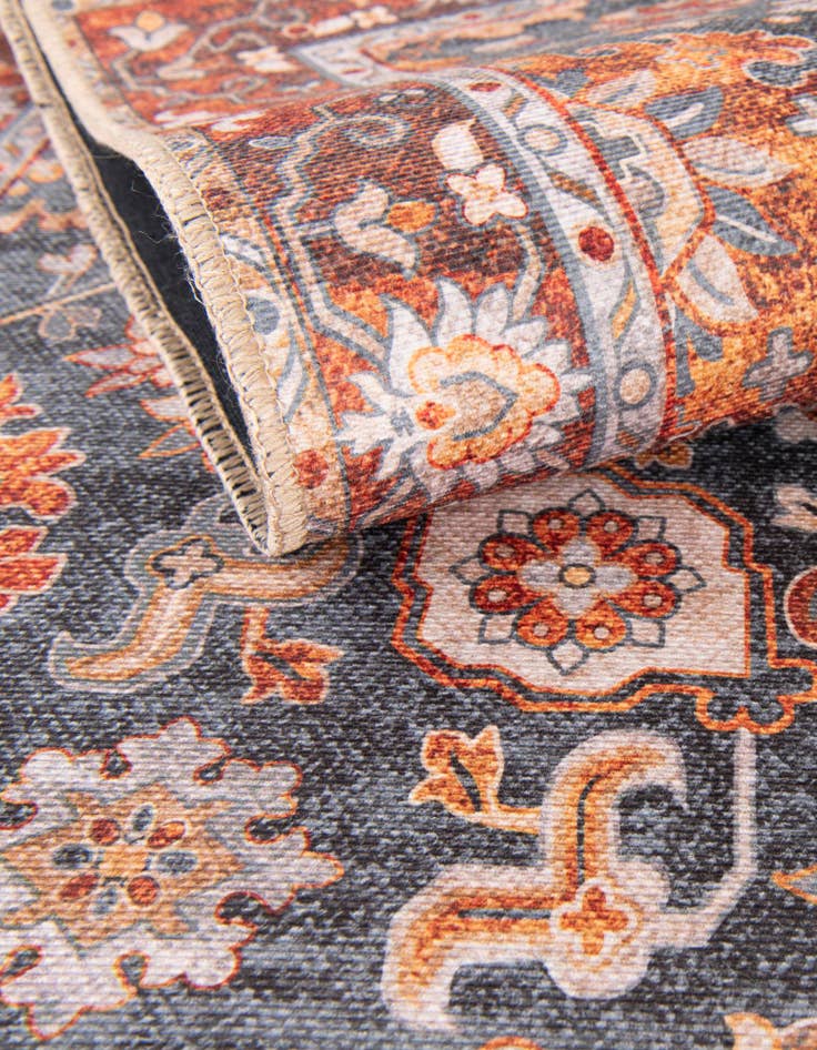 Detail image of 2' x 2' Washable Timeless Round Rug