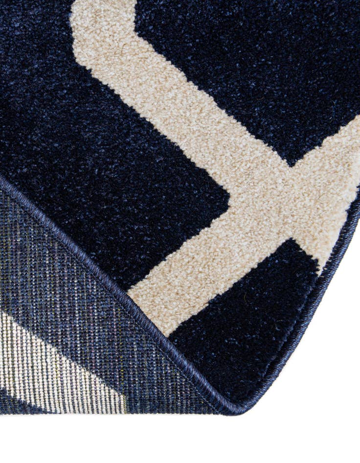 Detail image of 6' x 6' Trellis Round Rug