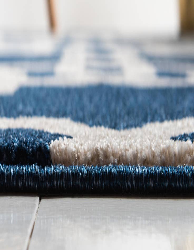 Detail image of 3' 3 x 3' 3 Trellis Round Rug