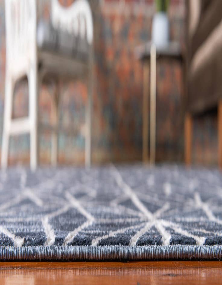 Detail image of 5' 3 x 5' 3 Uptown Fifth Avenue Round Rug