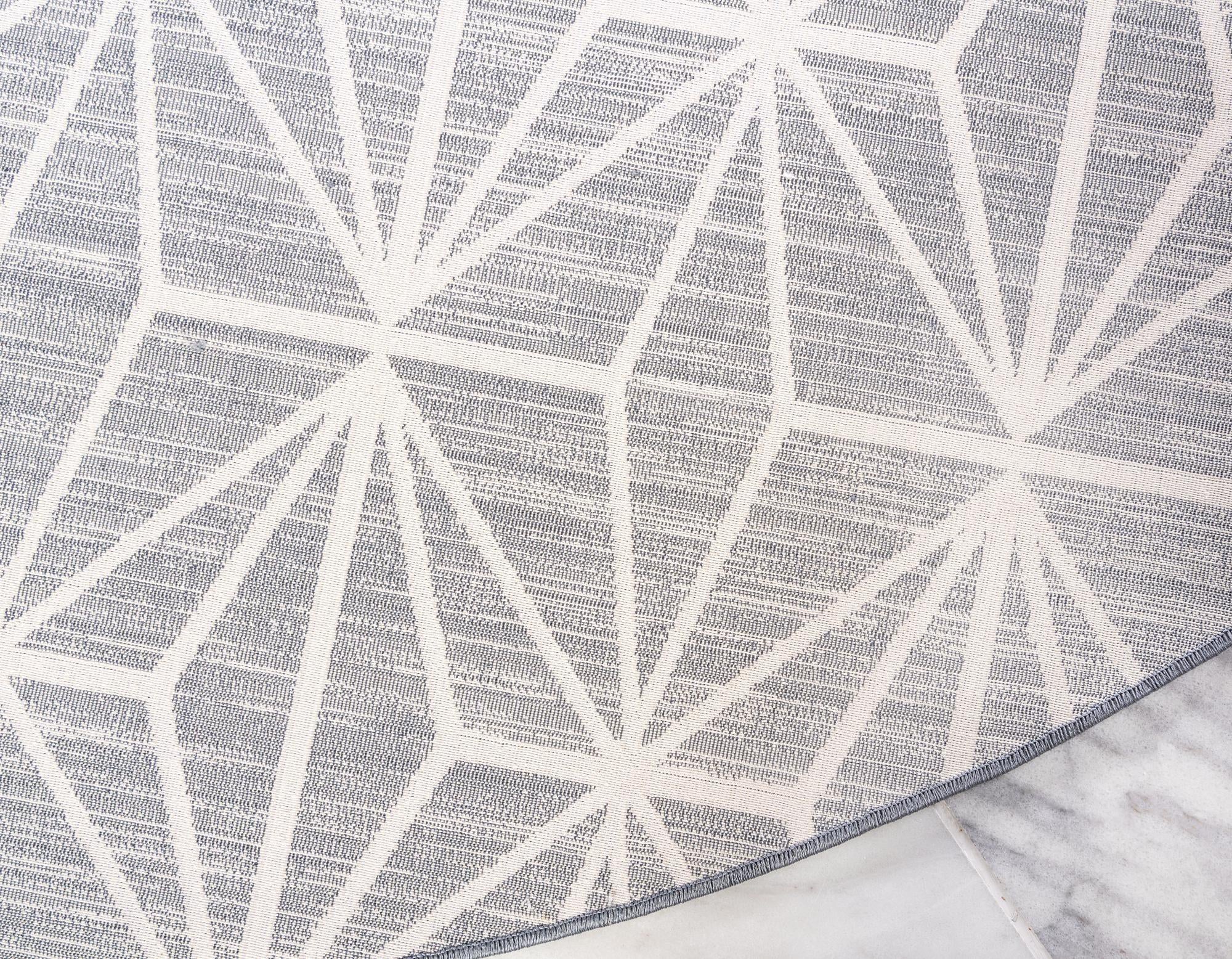 3' 3 x 3' 3 Uptown Fifth Avenue Round Rug
