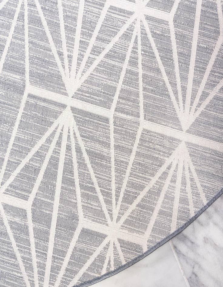 Detail image of 5' 3 x 5' 3 Uptown Fifth Avenue Round Rug