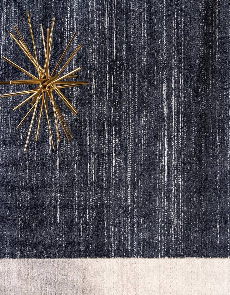 Detail image of 5' 3 x 5' 3 Uptown Yorkville Round Rug