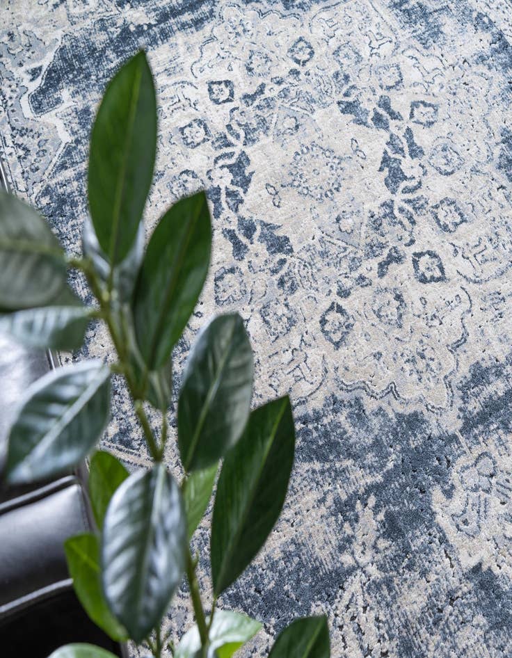 Detail image of 4' x 4' Villa Round Rug