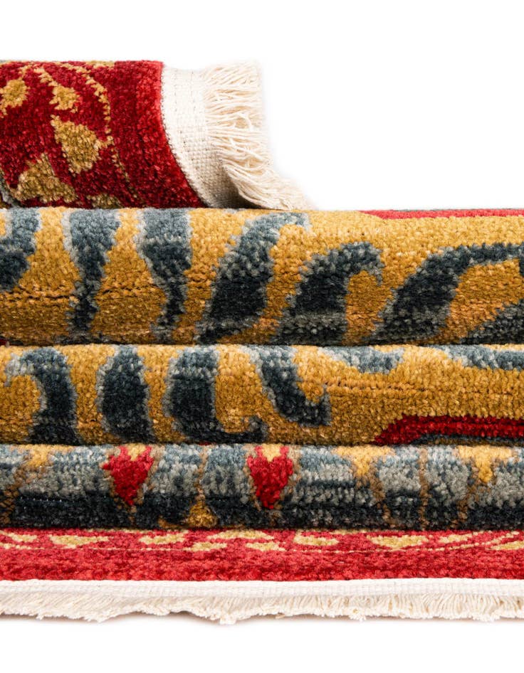 Detail image of 2' 7 x 10' Amina Runner Rug