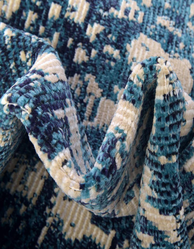 Detail image of 2' 2 x 6' Amulet Runner Rug