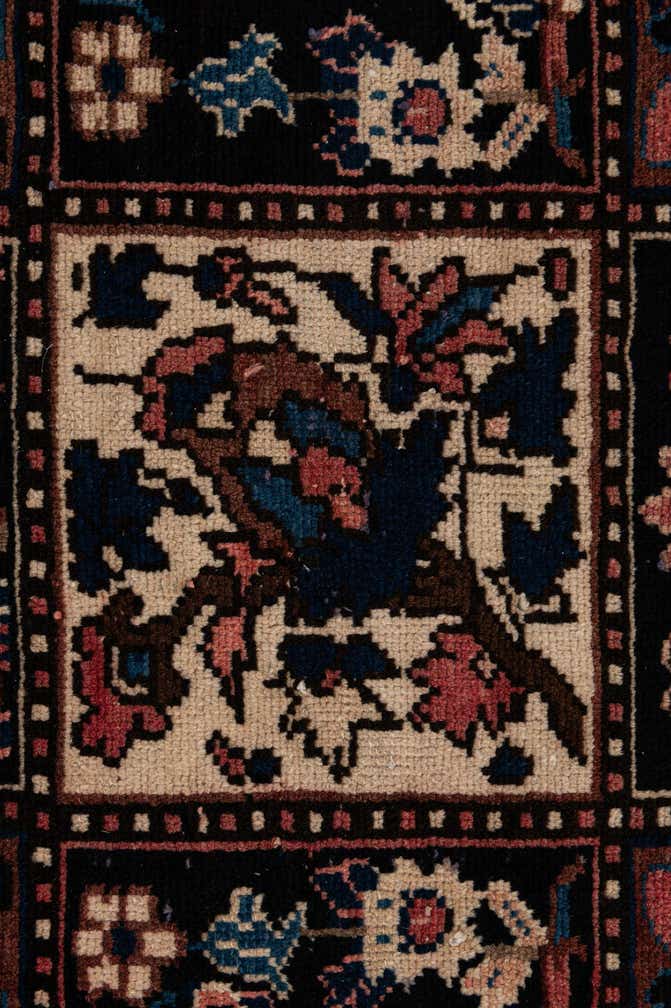 5' 1 x 9' 7 Hand Knotted Bakhtiar Persian Wool Runner Rug