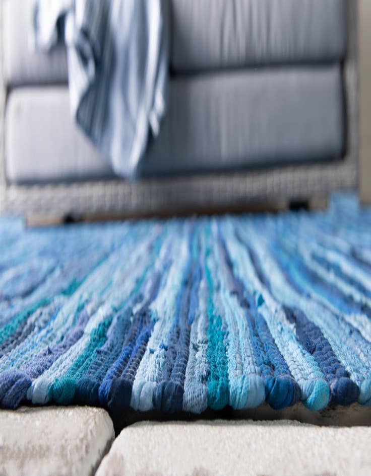 Detail image of 2' 7 x 9' 10  Hand Woven Chindi Cotton Runner Rug