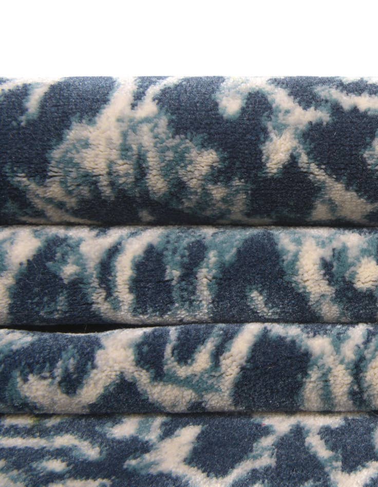 Detail image of 3' x 13' Dahlia Runner Rug