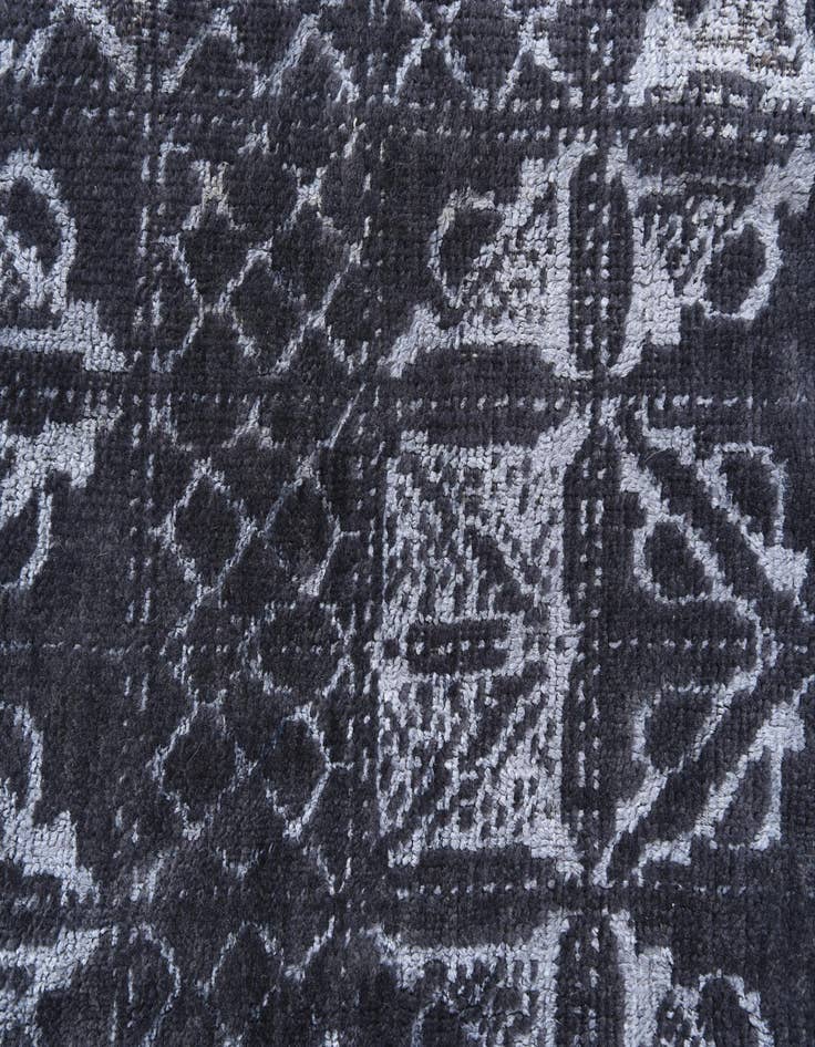 Detail image of 2' 8 x 8' 6  Hand Knotted Darya Runner Rug