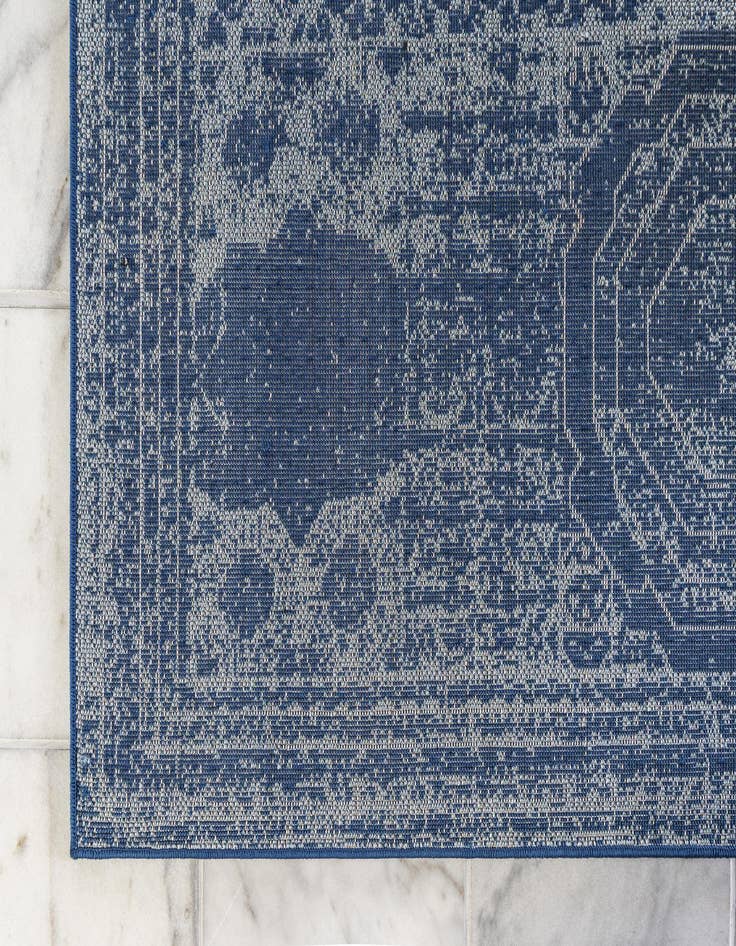 Detail image of 2' x 8' 8 Dover Runner Rug