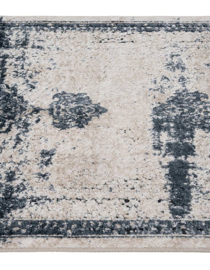 Detail image of 2' 2 x 6' 7 Eliza Runner Rug