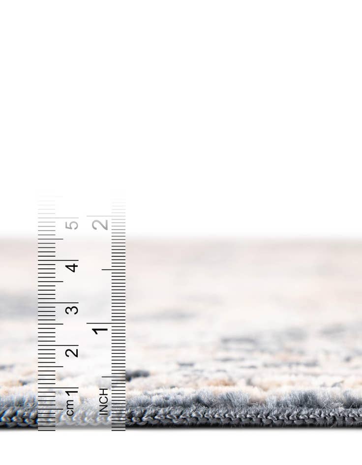 Detail image of 2' x 6' 9 Eliza Runner Rug