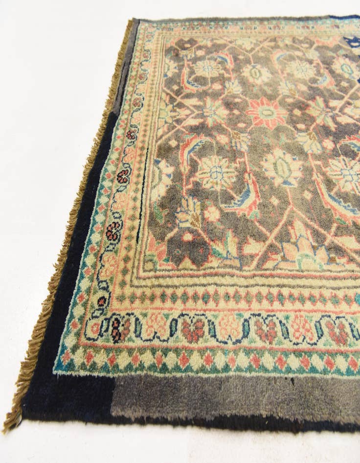 Detail image of 4' x 10' 5  Hand Knotted Farahan Persian Wool Runner Rug