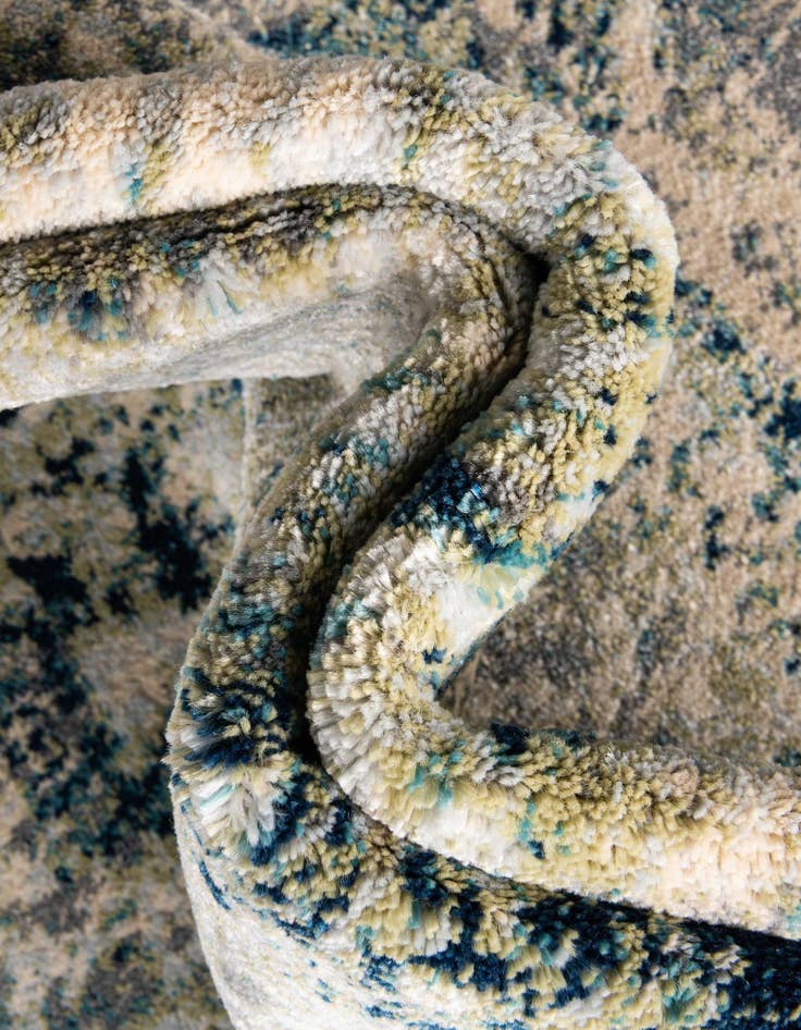 Detail image of 2' 7 x 10' Gossamer Runner Rug