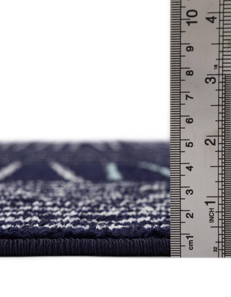 Detail image of 2' 7 x 12' Hanahan Runner Rug
