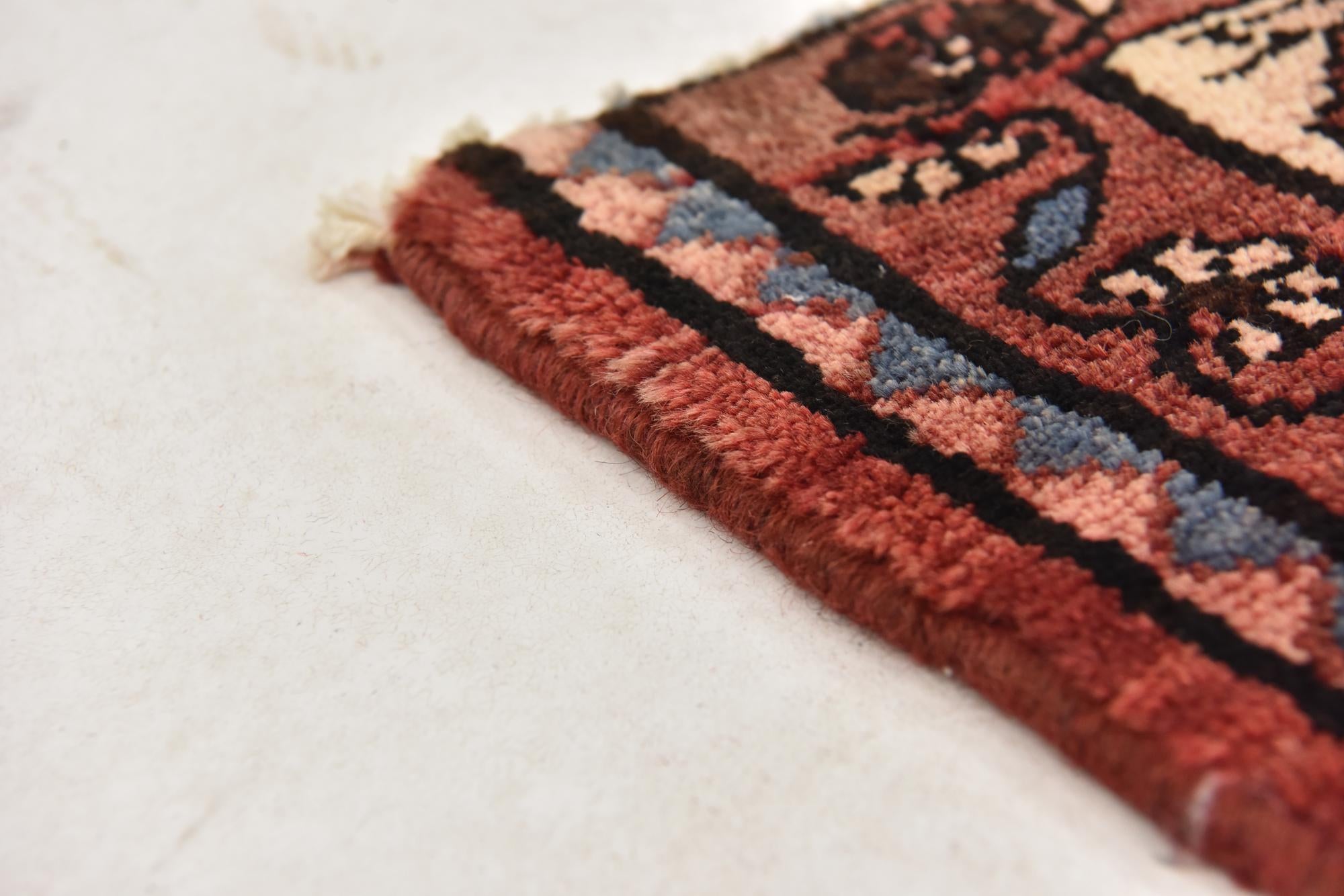 5' 9 x 10' 8 Hand Knotted Hossainabad Persian Wool Runner Rug