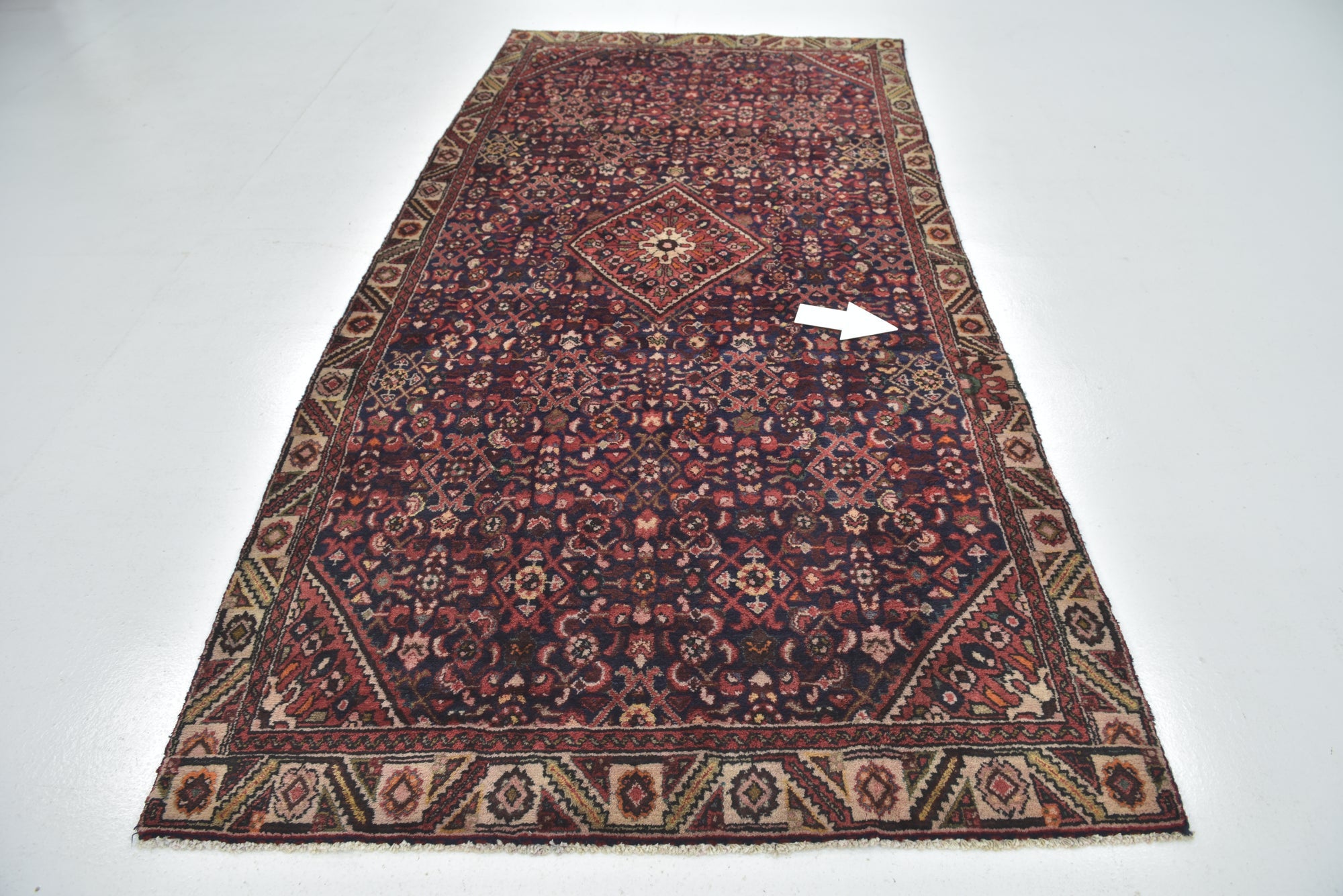 5' x 9' 10 Hand Knotted Hossainabad Persian Wool Runner Rug