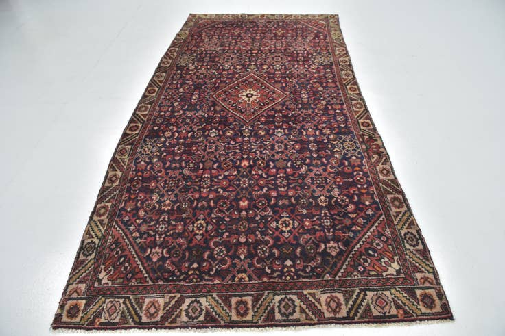 Detail image of 5' x 9' 10 Hand Knotted Hossainabad Persian Wool Runner Rug