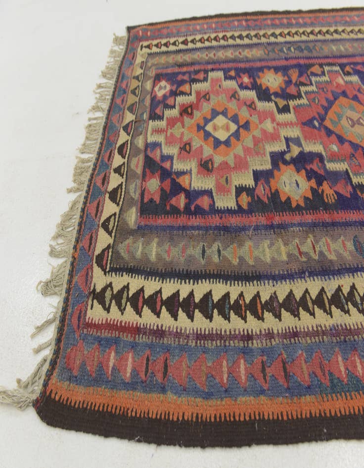 Detail image of 4' 8 x 10'  Hand Woven Kilim Fars Wool Runner Rug
