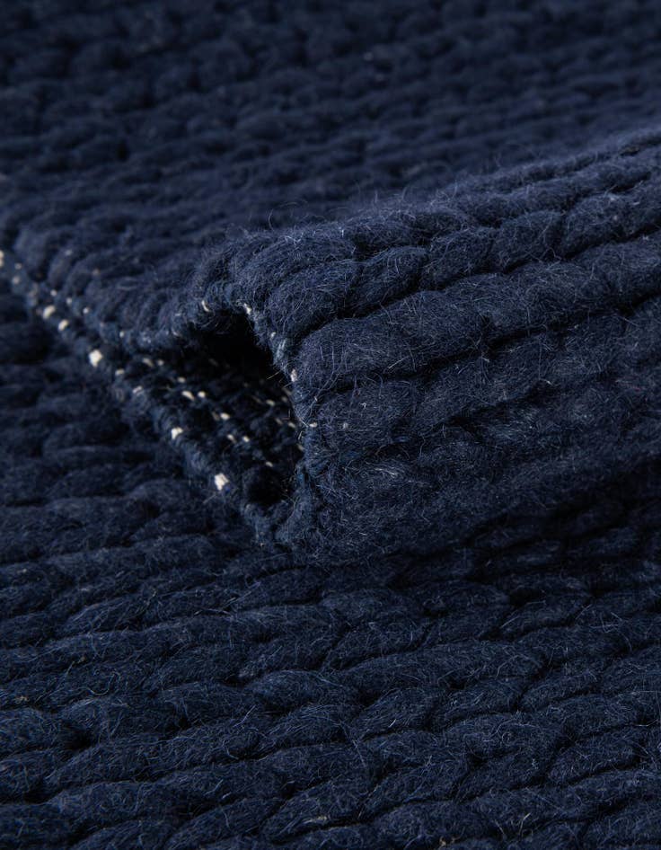 Detail image of 2' x 8' Hand Woven Lana New Zealand Wool Runner Rug