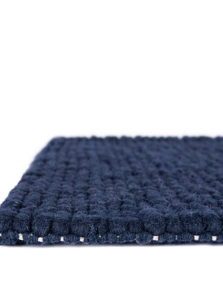 Detail image of 2' x 8' Hand Woven Lana New Zealand Wool Runner Rug