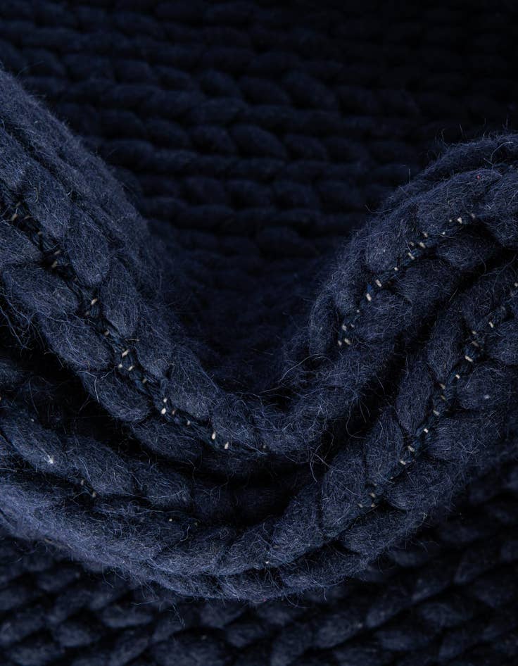Detail image of 2' x 8' Hand Woven Lana New Zealand Wool Runner Rug