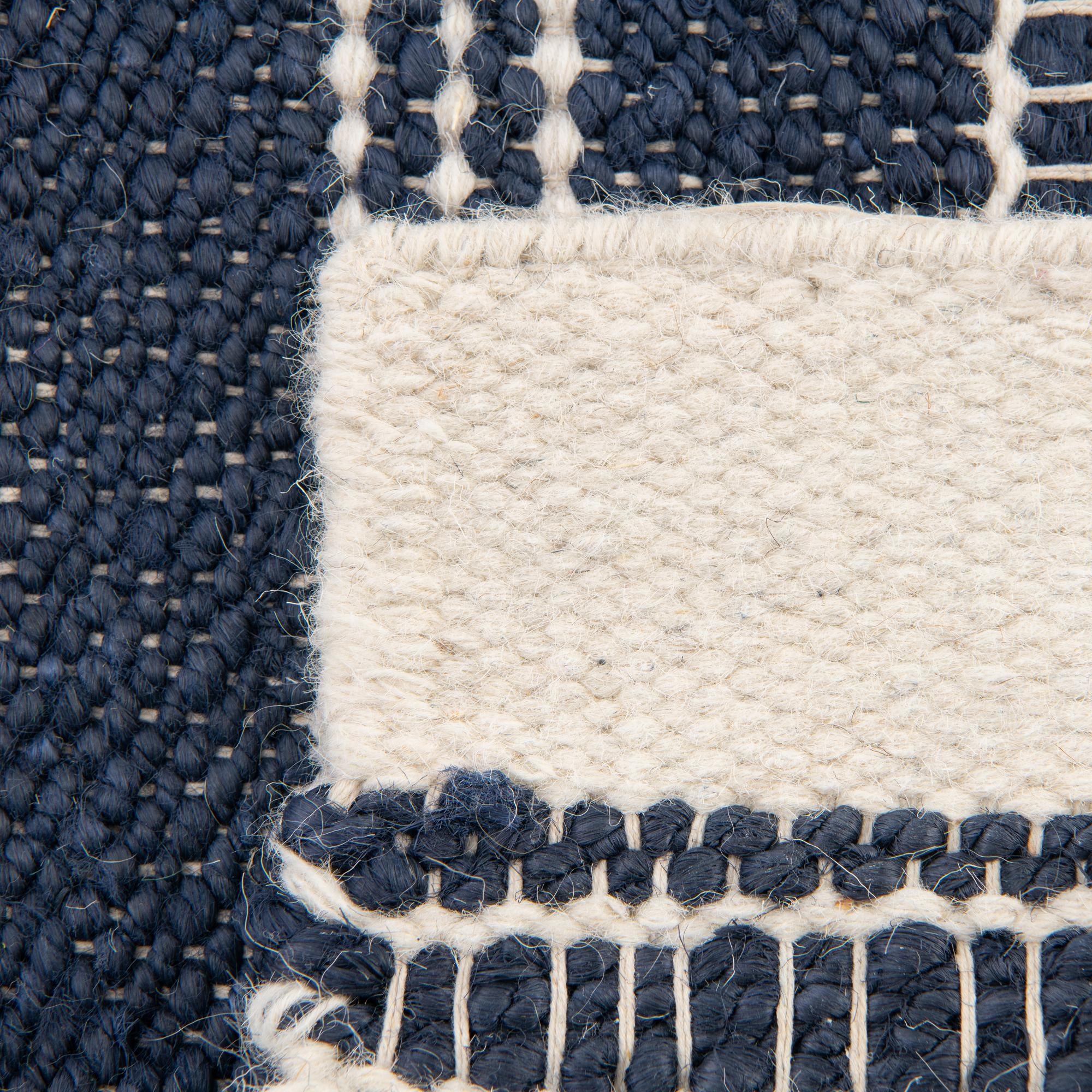 2' 7 x 10' Hand Woven Lariat Runner Rug