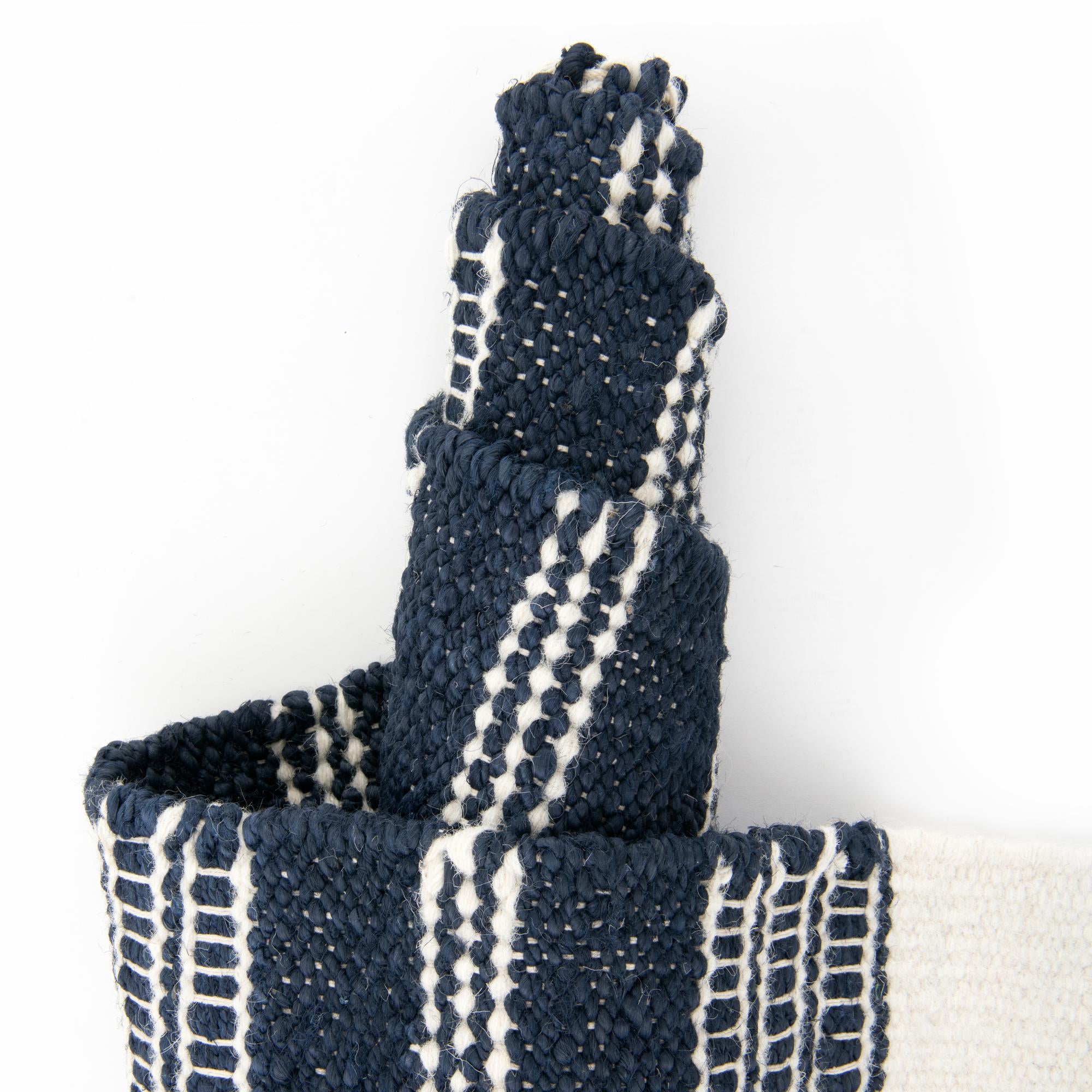 2' 7 x 10' Hand Woven Lariat Runner Rug