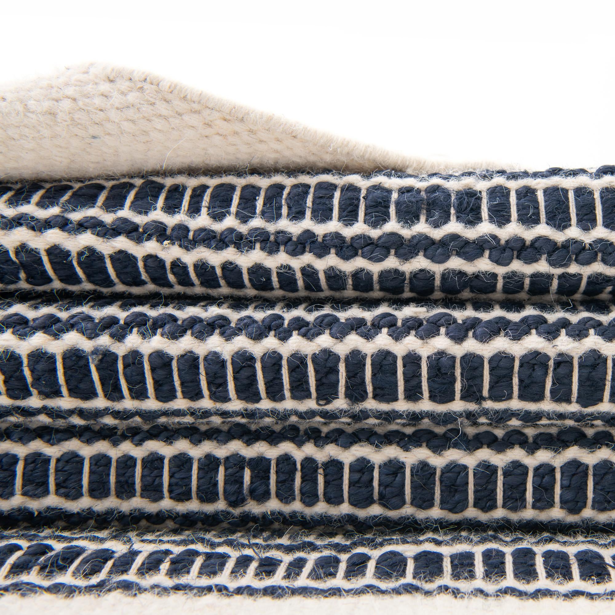 2' 7 x 10' Hand Woven Lariat Runner Rug