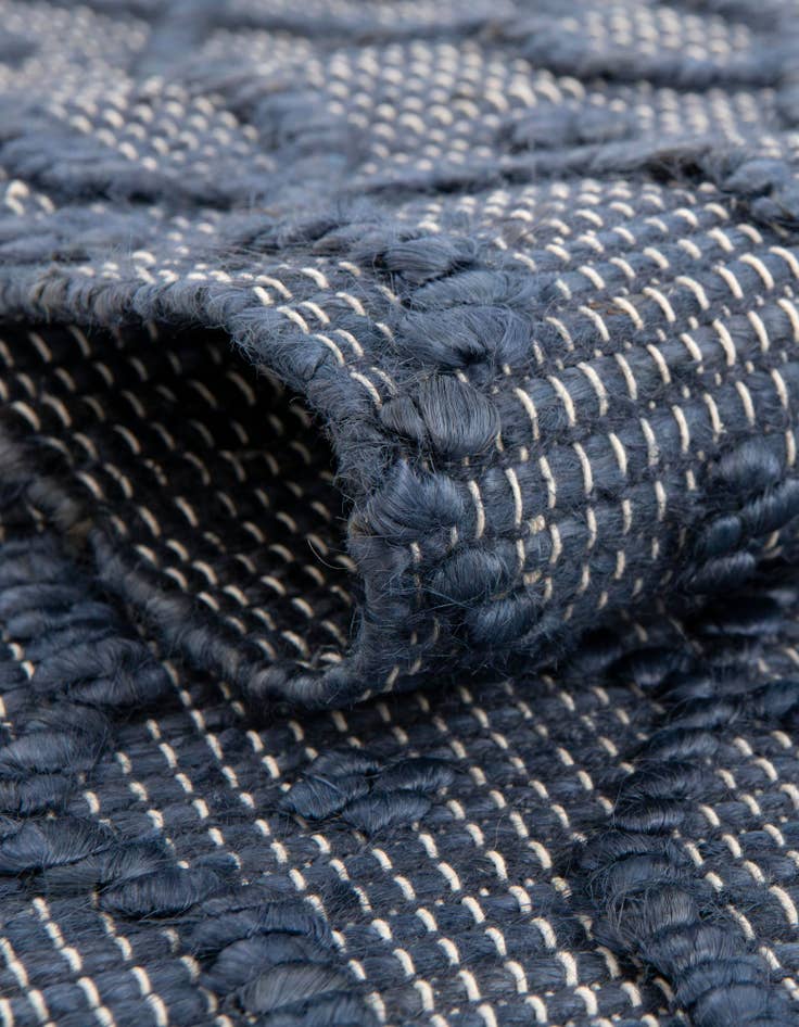 Detail image of 2' 7 x 9' 10 Hand Woven Larsa Jute Runner Rug