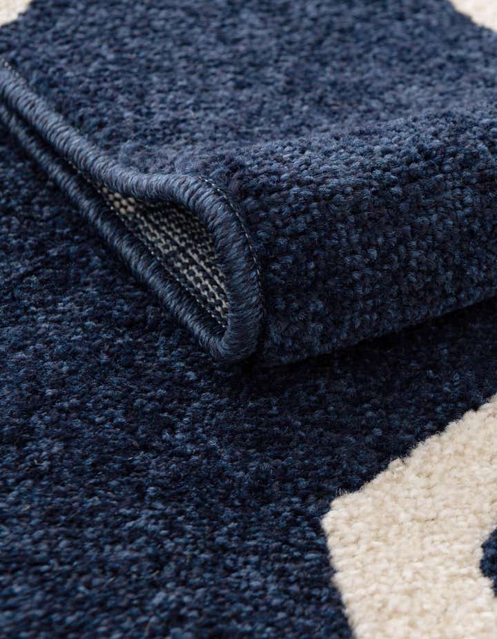 2' 7 x 10' Lattice Runner Rug
