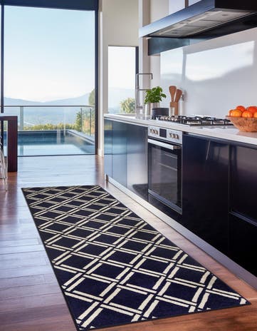 2' 7 x 10' Lattice Runner Rug