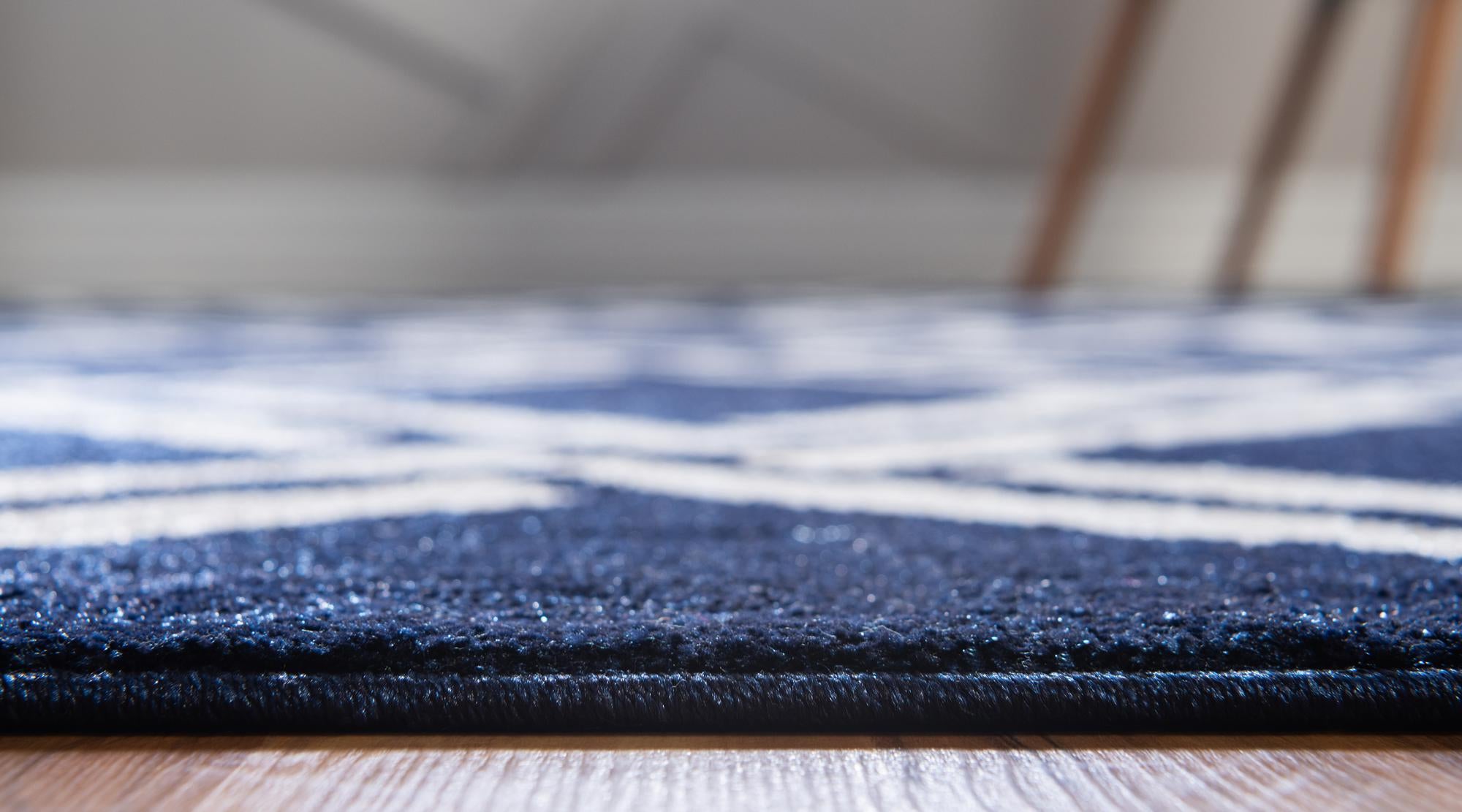 2' 7 x 10' Lattice Runner Rug