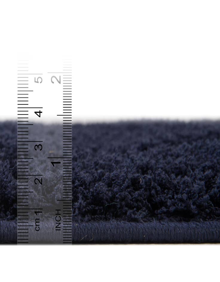 Detail image of 2' x 6' 9 Lattice Shag Runner Rug