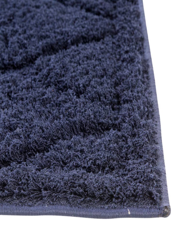 Detail image of 2' x 6' 9 Lattice Shag Runner Rug