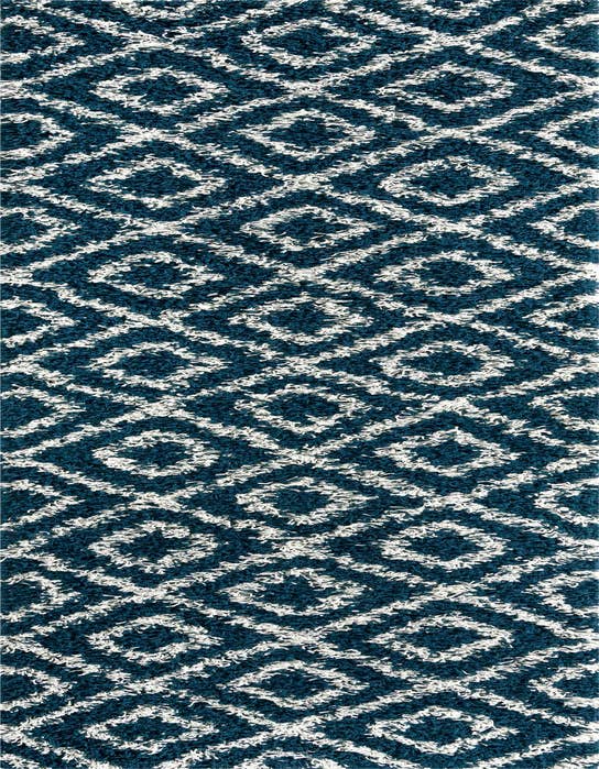 Detail image of 2' 7 x 10' Lattice Shag Runner Rug