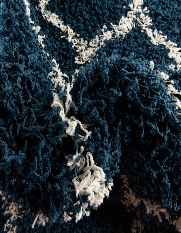 Detail image of 60cm x 213cm Trellis Shag Runner Rug