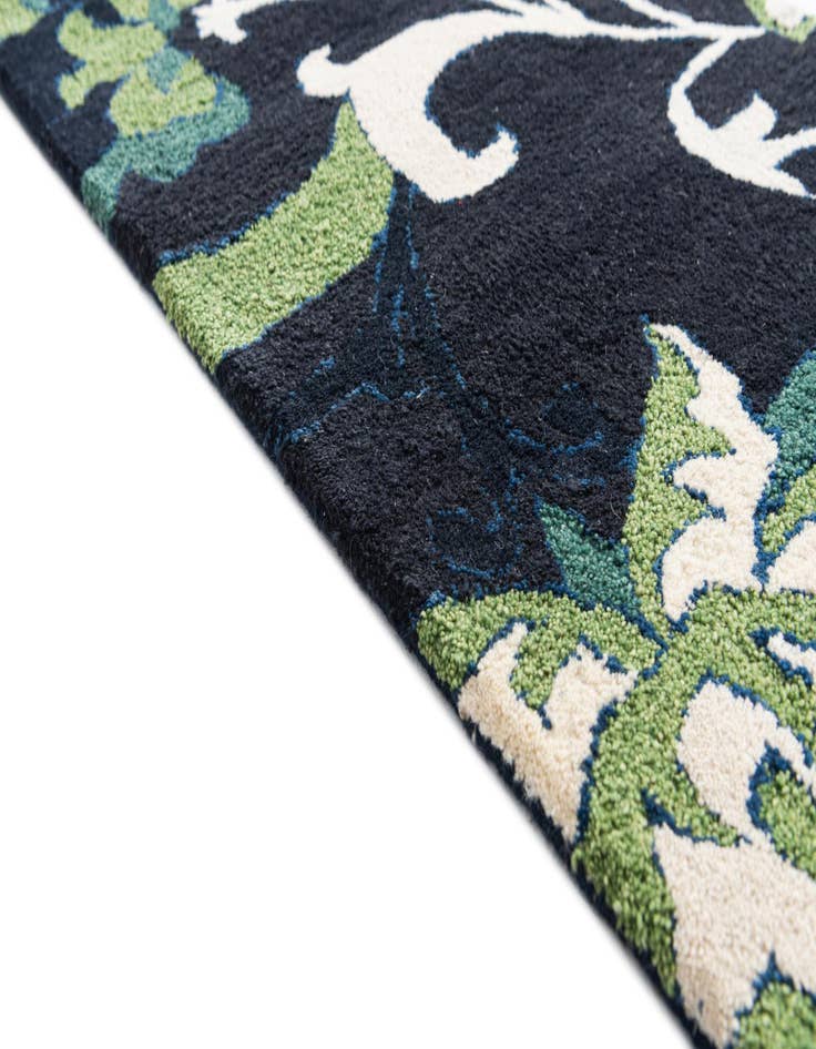 Detail image of 2' 1 x 4' Luna Runner Rug