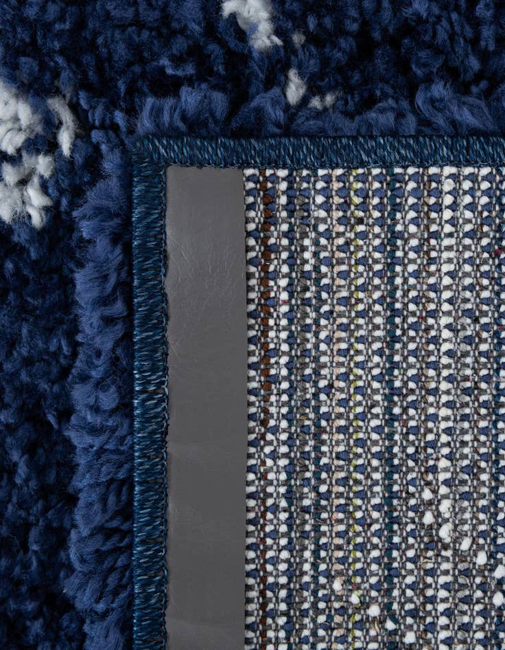 Detail image of 2' 7 x 6' Marrakesh Shag Runner Rug