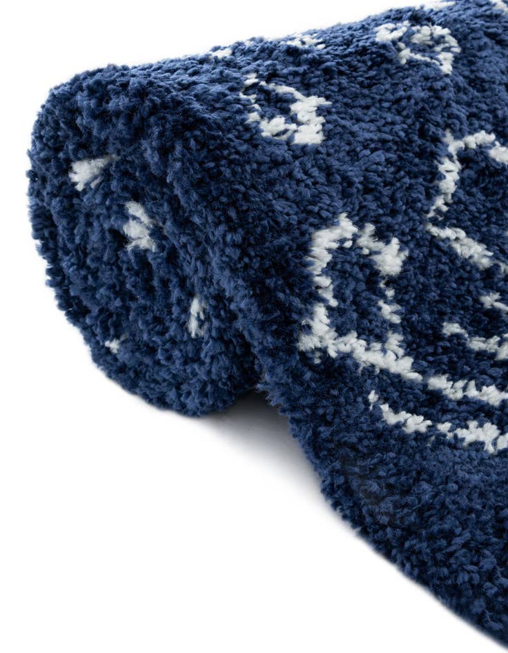 Detail image of 2' 7 x 10' Marrakesh Shag Runner Rug