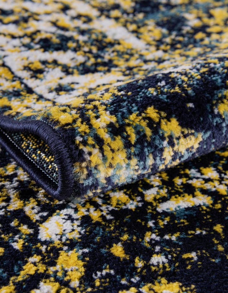 Detail image of 3' 3 x 16' 5 Monaco Runner Rug