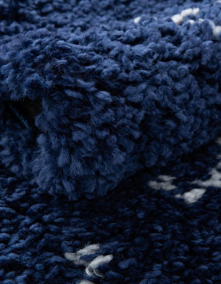 Detail image of 2' 7 x 6' Moroccan Shag Runner Rug