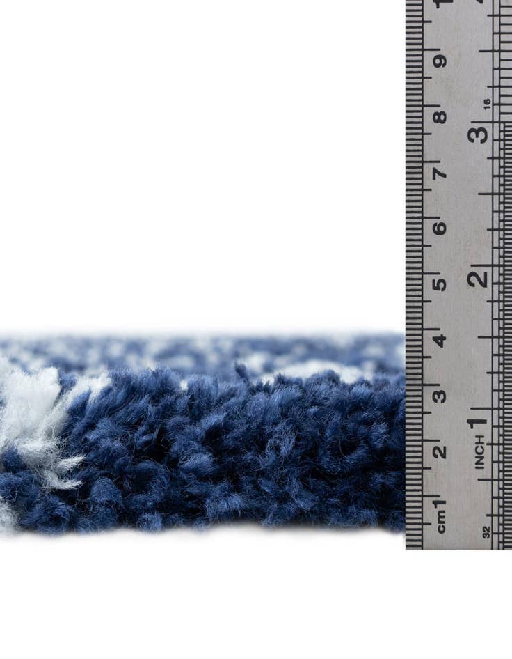 Detail image of 2' 7 x 6' Moroccan Shag Runner Rug