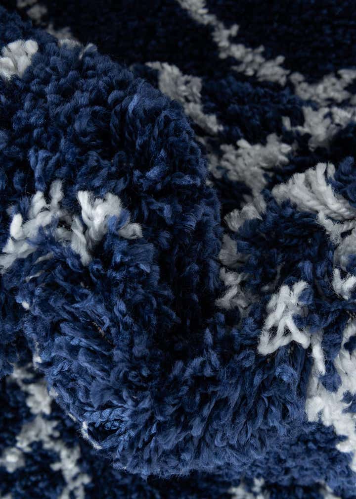 2' 7 x 6' Moroccan Shag Runner Rug