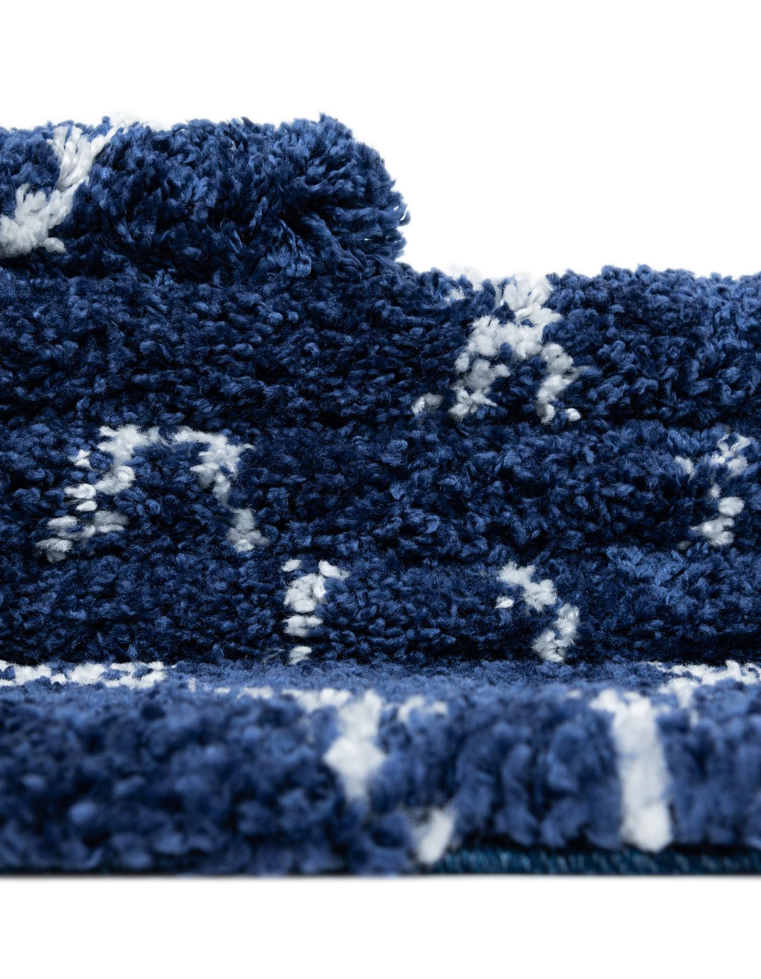 2' 7 x 6' Moroccan Shag Runner Rug